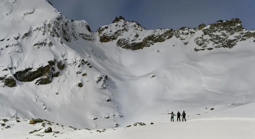 Tragikus baleset: lavina temetett maga alá egy embert