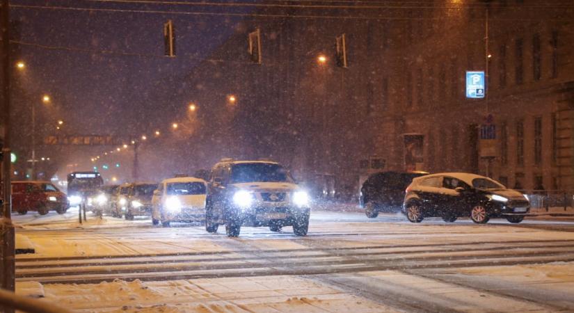 Megszólalt az operatív törzs: kiadták a vörös kód riasztást