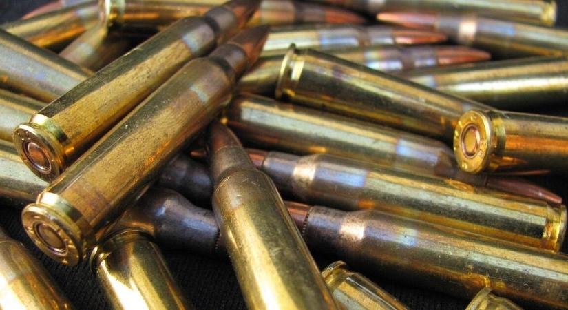 A fő patrióta Andrej Babis lőszereket szerez be Ukrajnának