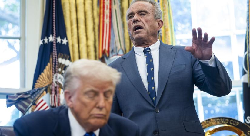 A szakértői javaslatok ellenére Trump minisztere harmadával csökkentette az ajánlott gyerekkori oltások számát