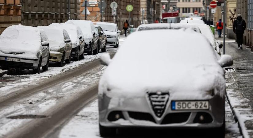 Szabálysértést követ el, ha sózza a járdát – rengeteg jobb alternatíva létezik
