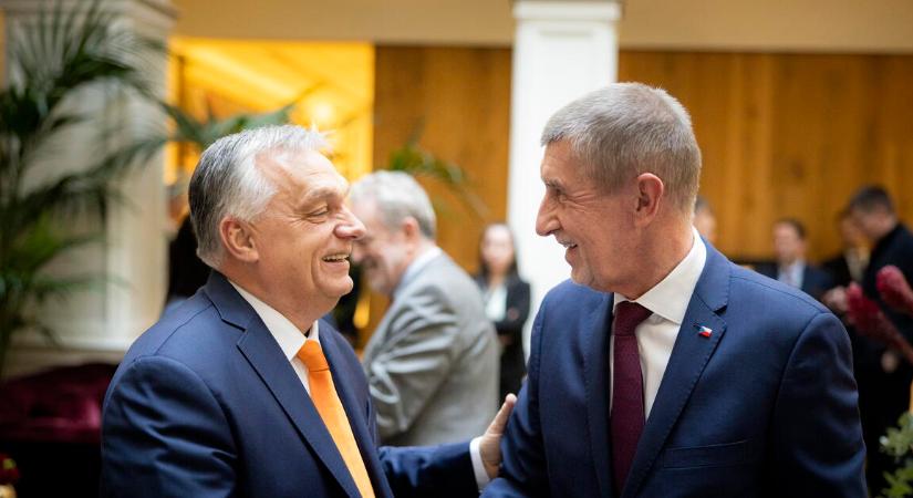 Nem állítja le a lőszerbeszerzést Ukrajna számára Orbán Viktor egyik fő szövetségese