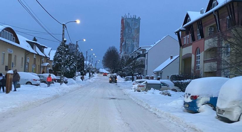 A havazás megakasztotta a zalai kukásautókat, elmarad a szállítás! Itt az új időpont