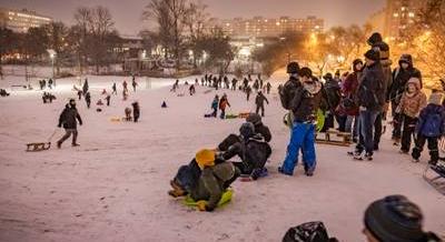 Ropogó hó és gyerekzsivaj – Így köszöntötte a havat Újpest