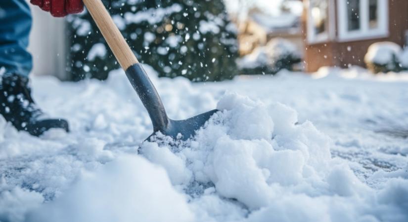 Ennek a fele sem tréfa: az életedet is kockára teheted a hólapátolással, ha így fogsz neki