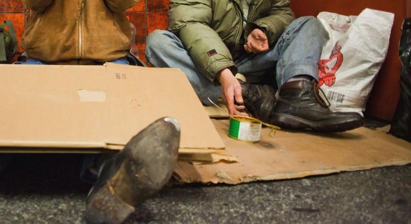 Életbe lépett a vörös kód a hideg és a hó miatt - Éjjel-nappal hívható a segélyvonal