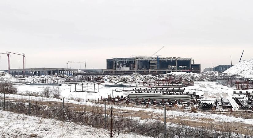 Hogyan áll most a BYD építkezés Szegeden? Mikor indulnak a gyártósorok?