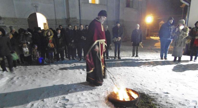 Ritka ajándék: hóesés kísérte az ortodox karácsonyt Hercegszántón – fotók