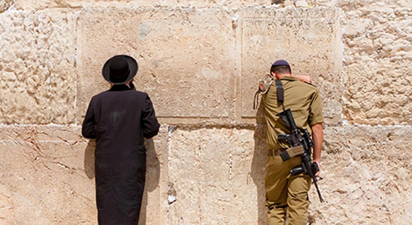 Tüntetés Jeruzsálemben: egy 18 éves fiút gázoltak halálra