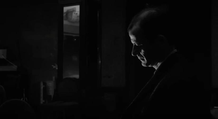 Tarr Béla előtt tiszteleg az állami média, levetítik a Kárhozat című filmjét