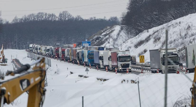Szerdai hóhelyzet: élő közvetítés a havazásról Komárom-Esztergomban (FRISSÜL)