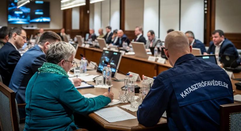 Hóhelyzet: az állami szervek teljes kapacitással dolgoznak, az Operatív Törzs koordinálja a védekezést