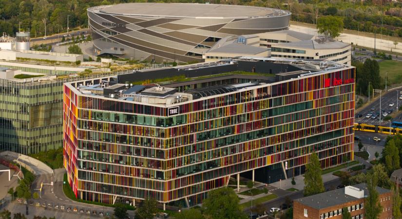 A világ egyik vezető logisztikai vállalata költözik a Wing népligeti irodaházába