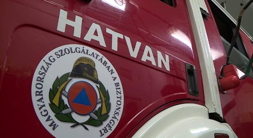 Felcsaptak a lángok egy hatvani társasházban