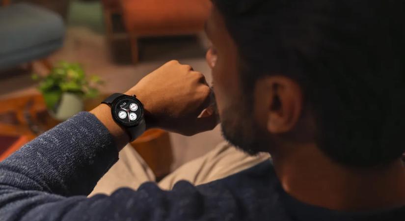 Rekordhosszú üzemidőt ígér a Motorola új okosórája