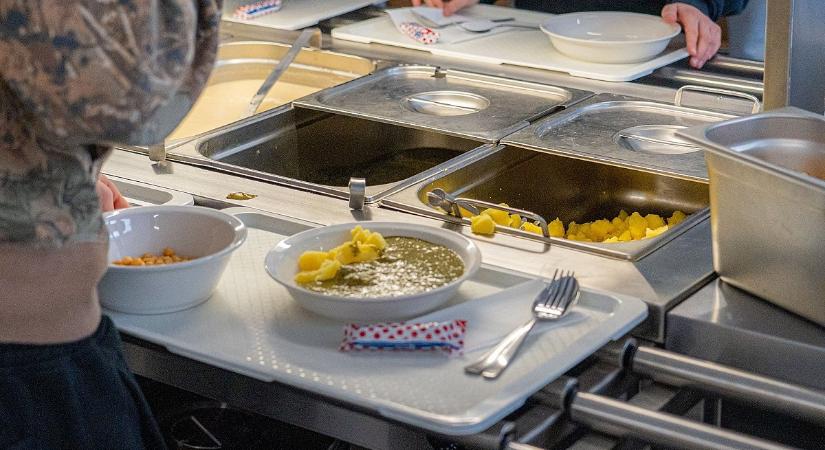 Kevesebb megy a szemétbe - svédasztalos ebéd már Hegyvidéken is