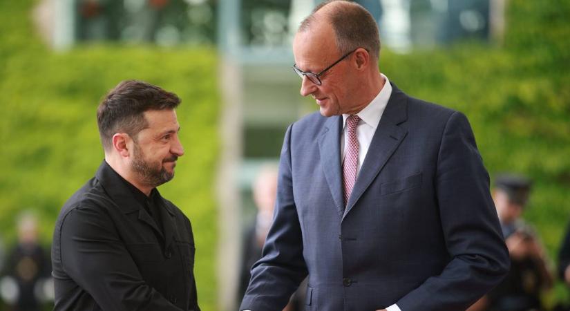 Merz Zelenszkijhez fordult: A fiatal ukrán férfiak maradjanak otthon és szolgáljanak