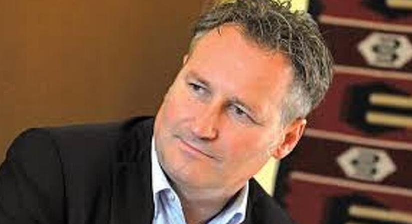 Hadházy Ákos: igencsak jól járt Papcsák Ferenc az Uzsoki VIP-részlegével