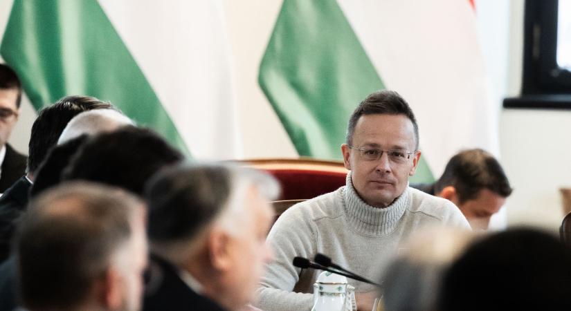 Szijjártó Péter: A brüsszeli politika és a brüsszeli döntés úgy szól, hogy Oroszországgal háborút kell vívni
