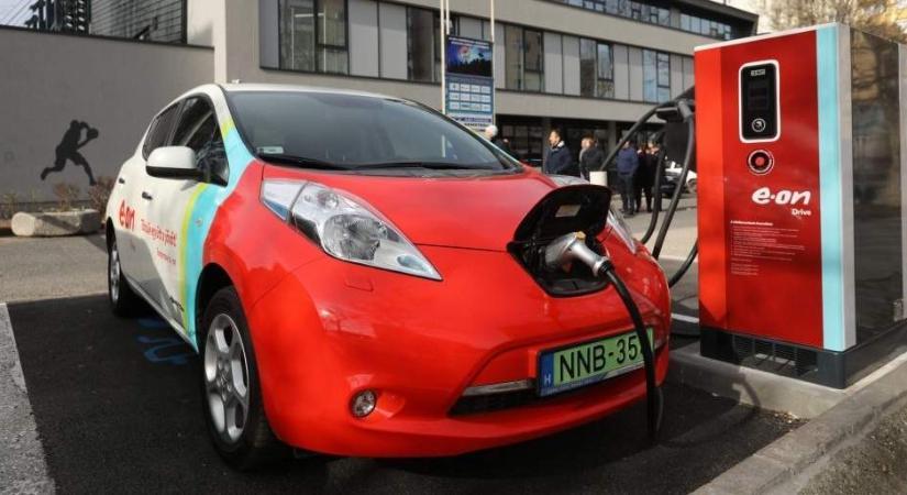 EM: decemberben forgalomba állt a százezredik tisztán elektromos gépkocsi