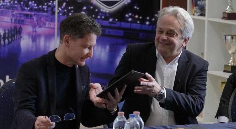 Várhatóan ekkor adják át a felújított Ifj. Ocskay Gábor Jégcsarnokot (galéria)