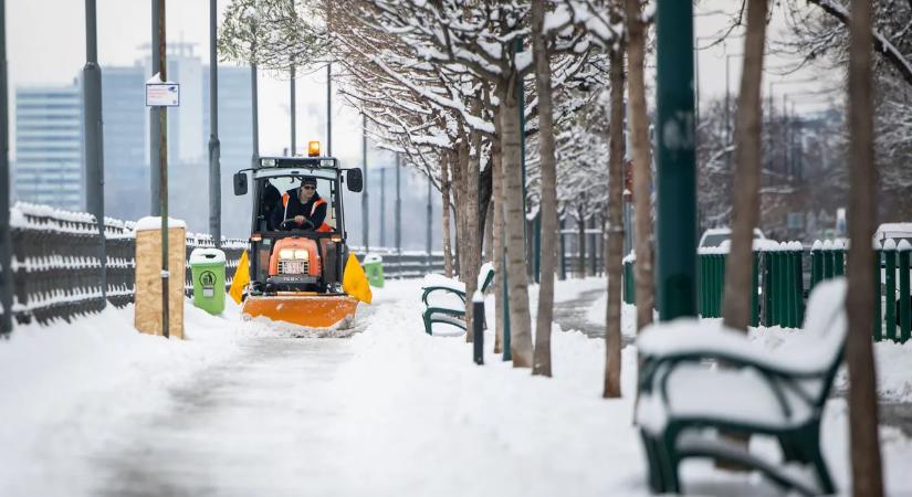 Újabb sajtótájékoztatót tartott a hóhelyzetről az Operatív Törzs