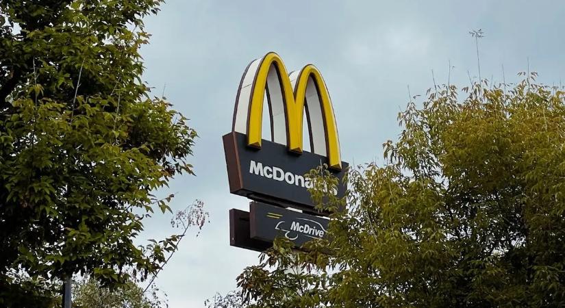 Beperelték a McDonald’sot, bíróság elé kerül a legendás burger ügye