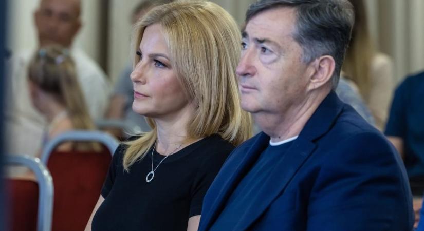 „Szerencsére nem veszett el Lőrinc a Csendes-óceán felett” – Hadházy megtudta, hova utaztak Mészárosék Hawaiiról