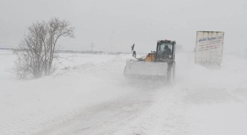 Hófúvás béníthatja meg az országot: másodfokú figyelmeztetés térségünkre is