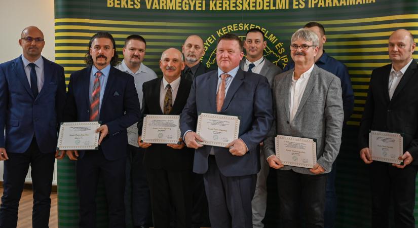 A vármegyei szakképzés legkiválóbb duális képzőit díjazta az iparkamara