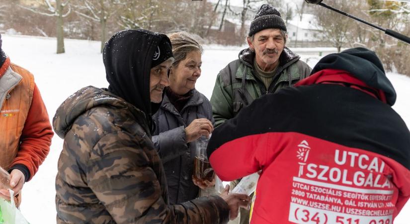 "Ragaszkodnak a saját kuckójukhoz" - Balatoni Ágnes az otthontalanok téli helyzetéről