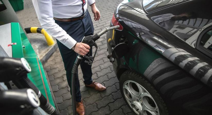 Árlejtőre került az üzemanyag