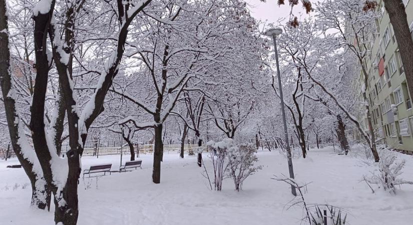 Nincs elzárt település, a közműszolgáltatás mindenhol működik