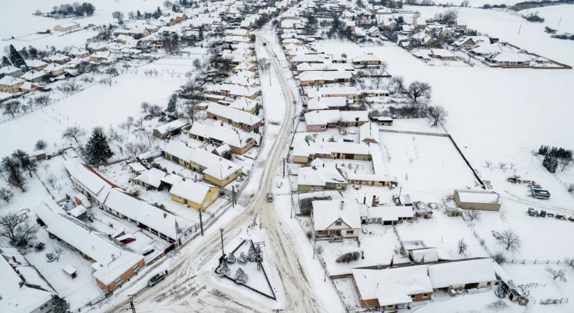 Hóhelyzet az e-kereskedelemben: légy türelmes, a csomagod késni fog, figyelmeztetnek a futárcégek