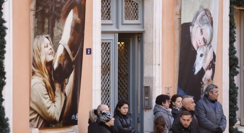 Örök nyugalomra helyezték Brigitte Bardot-t – képek