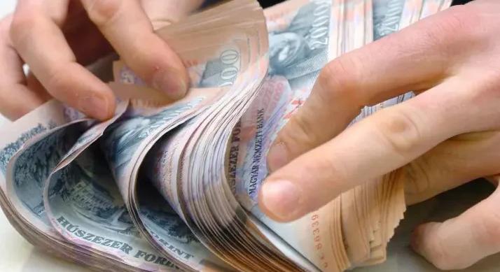 Fix lekötést és tőkegaranciát ígért, veszteségesen kereskedett – 160 milliós bírság az MNB-től