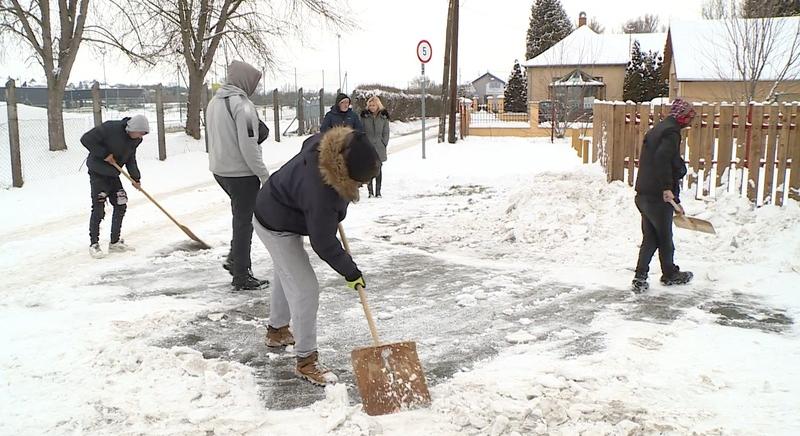 Tovább támad a tél