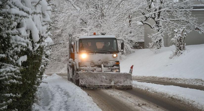 Szerdán is csodálatos a behavazott Gyöngyös, de a hó már komoly gondokat okoz fotók