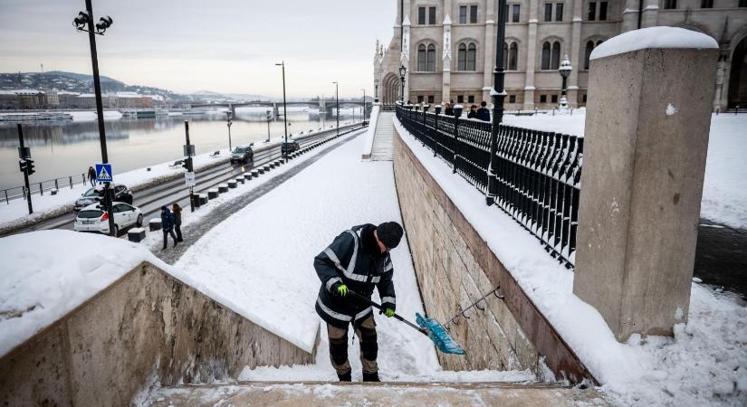 Magyar Péter rendkívüli munkaszüneti napot akar a hóhelyzet miatt január 10-én