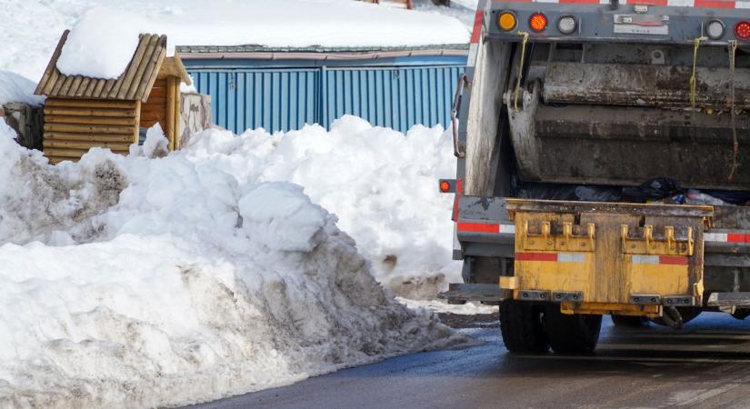 Hóesés miatt tolódik a szemétszállítás időpontja