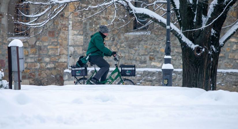 Erős hófúvás várható, hótorlaszok alakulhatnak ki Bács-Kiskunban