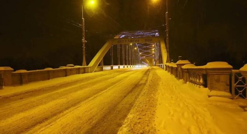 Rétvári Bence: fokozott rendőri jelenlétet biztosítanak a havazás idején