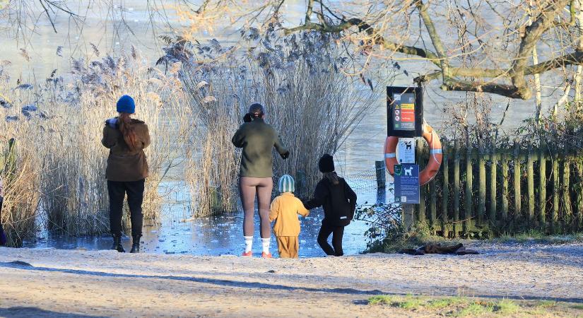 Példátlan jelenetek a népszerű magyar tónál, döbbenetes látvány, teljesen megváltozott az időjárás viszontagságai miatt