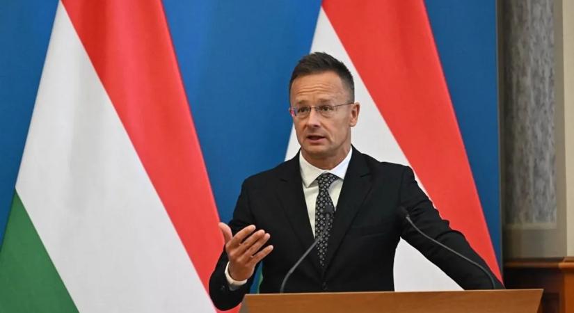 Szijjártó Péter: Párizsban a háború folytatásáról döntöttek, a közvetlen összecsapás veszélyét hozták létre