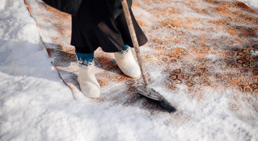 Most leleplezzük dédanyáink titkos téli trükkjét: így tisztítsd a szőnyegeket, ha esik a hó  Videó
