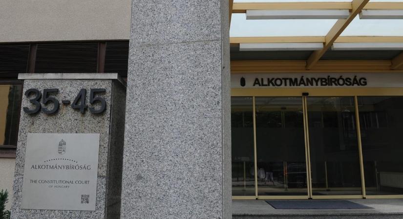 Az Alkotmánybíróság szerint álhír, hogy az elnöki rendszer bevezetésén dolgoznak
