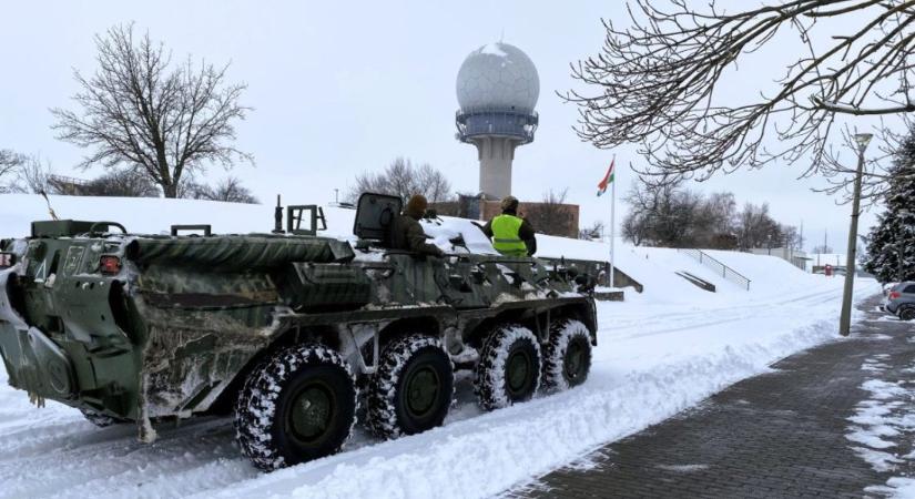 Szalay-Bobrovniczky Kristóf: a Magyar Honvédség is segít a rendkívüli hóhelyzetben