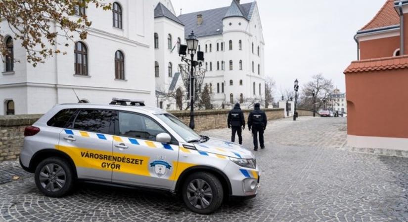 Több mint 6 millió forint lett a győri adventi vásáron járőröző városrendészek költsége