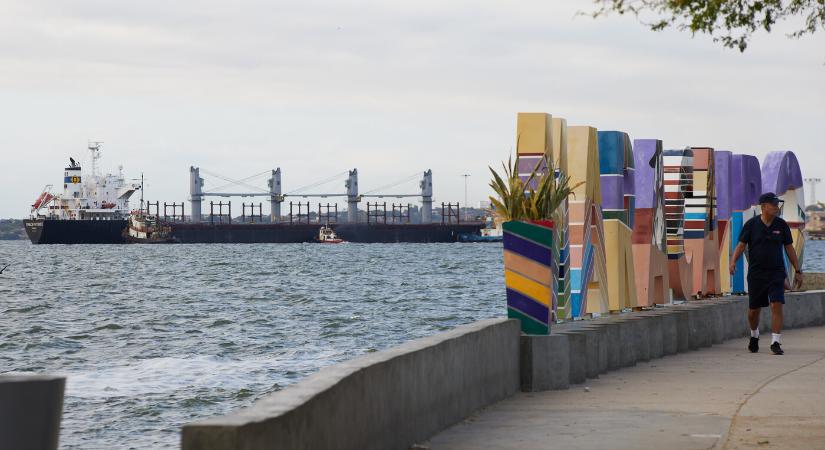 Az Egyesült Államok bejelentette egy szankciókkal sújtott második olajszállító hajó lefoglalását