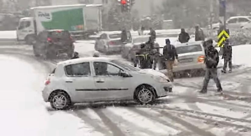 Ezt az útszakaszt biztos kihagyjuk, ha télen Isztambulban autózunk
